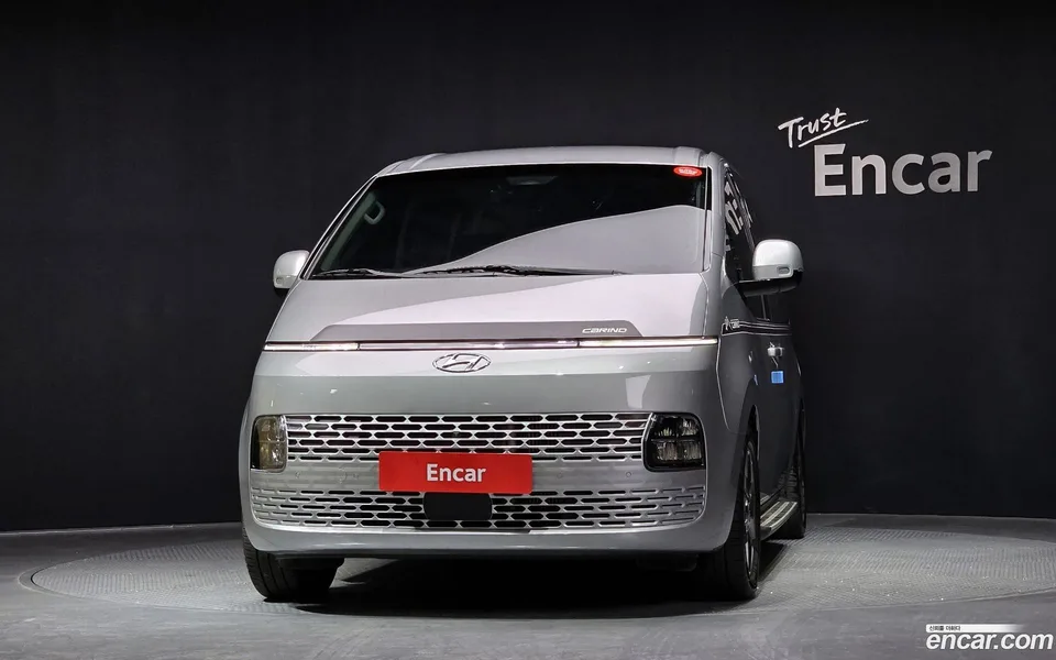Hyundai Staria 9 2023 — миниатюра 3