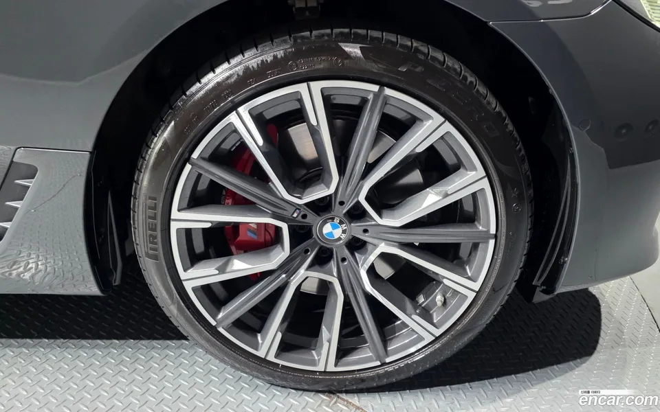 BMW 6 Series GT 630i xDrive M 2024 — миниатюра 2