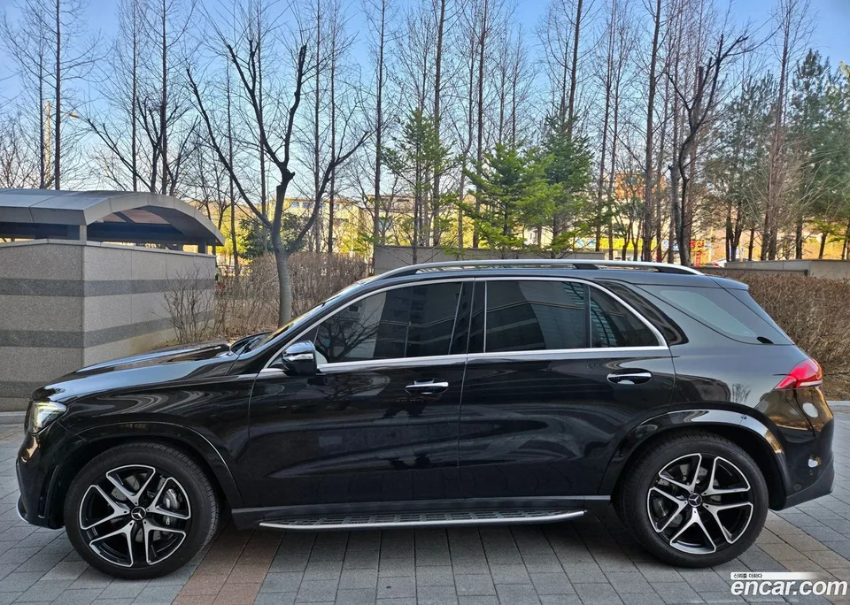 Mercedes-Benz GLE-Class AMG GLE53 4MATIC+ 2023 — миниатюра 3