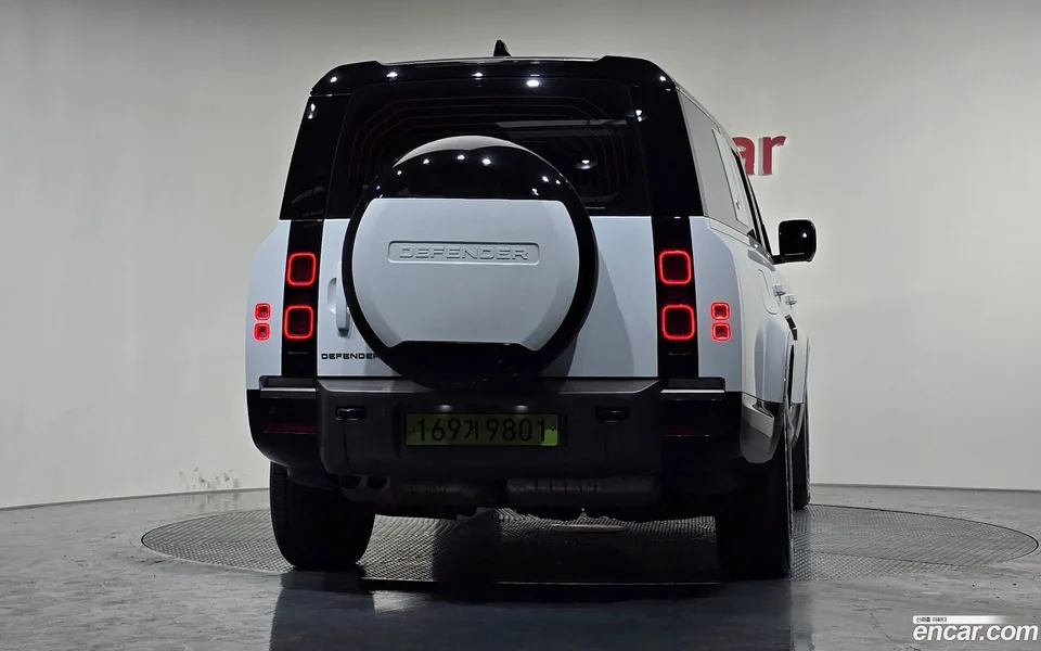 Land Rover Defender 130 D300 X- HSE 2024 — миниатюра 4