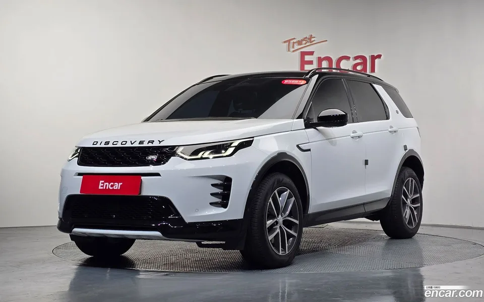 Land Rover Discovery Sport P250 SE 2024 — фото 1, купить с доставкой в Москву