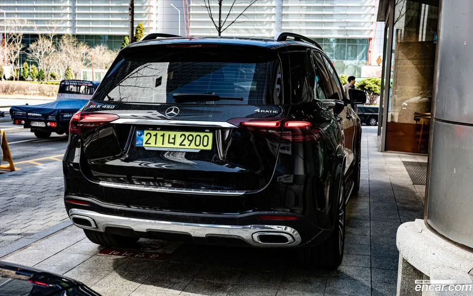 Mercedes-Benz GLE-Class GLE450 4MATIC 2025 — thumbnail 4