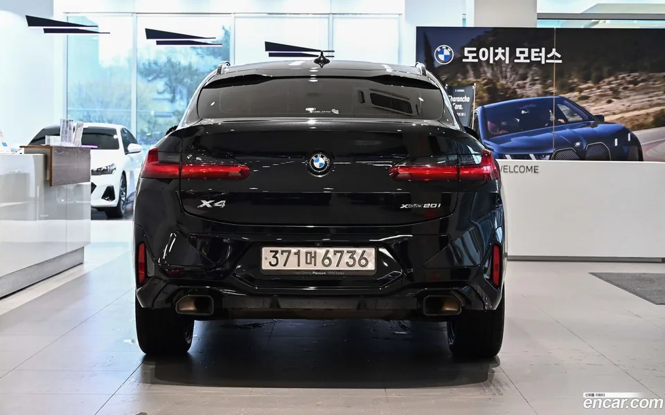 BMW X4 xDrive20i M 2023 — миниатюра 3