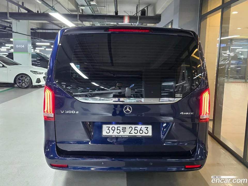 Mercedes-Benz V-Class V300 CDI 2022 — миниатюра 2