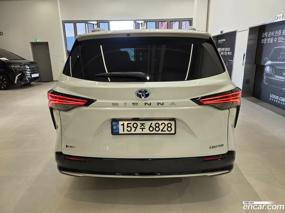 Toyota Sienna 2.5 2WD 2025 — миниатюра 4