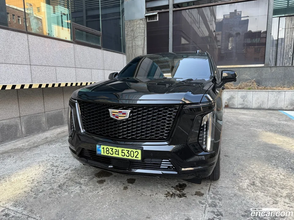 Cadillac Escalade 6.2 ESV 2025 — фото 1, купить с доставкой в Москву