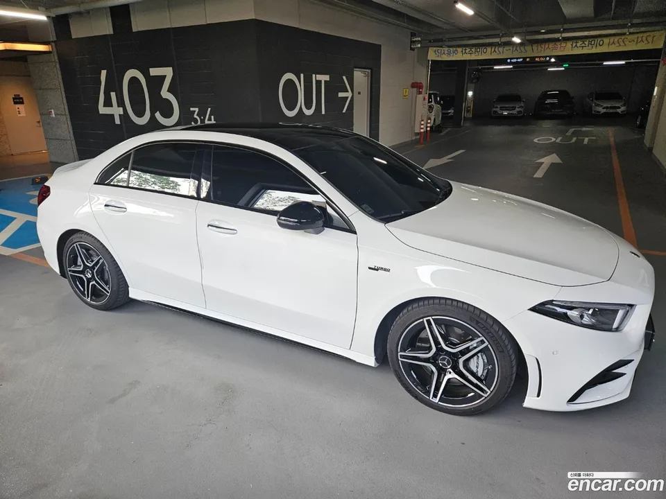 Mercedes-Benz A-Class AMG A35 4MATIC 2023 — фото 1, купить с доставкой в Москву