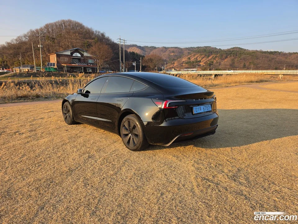 Tesla Model 3 AWD 2024 — миниатюра 2