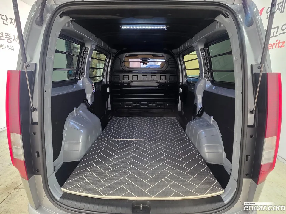 Hyundai Staria 3 2024 — миниатюра 4