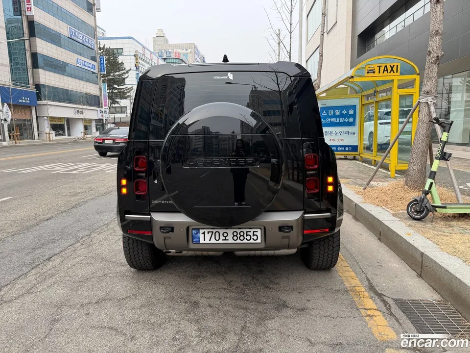 Land Rover Defender 110 D250 X- SE 2025 — миниатюра 4