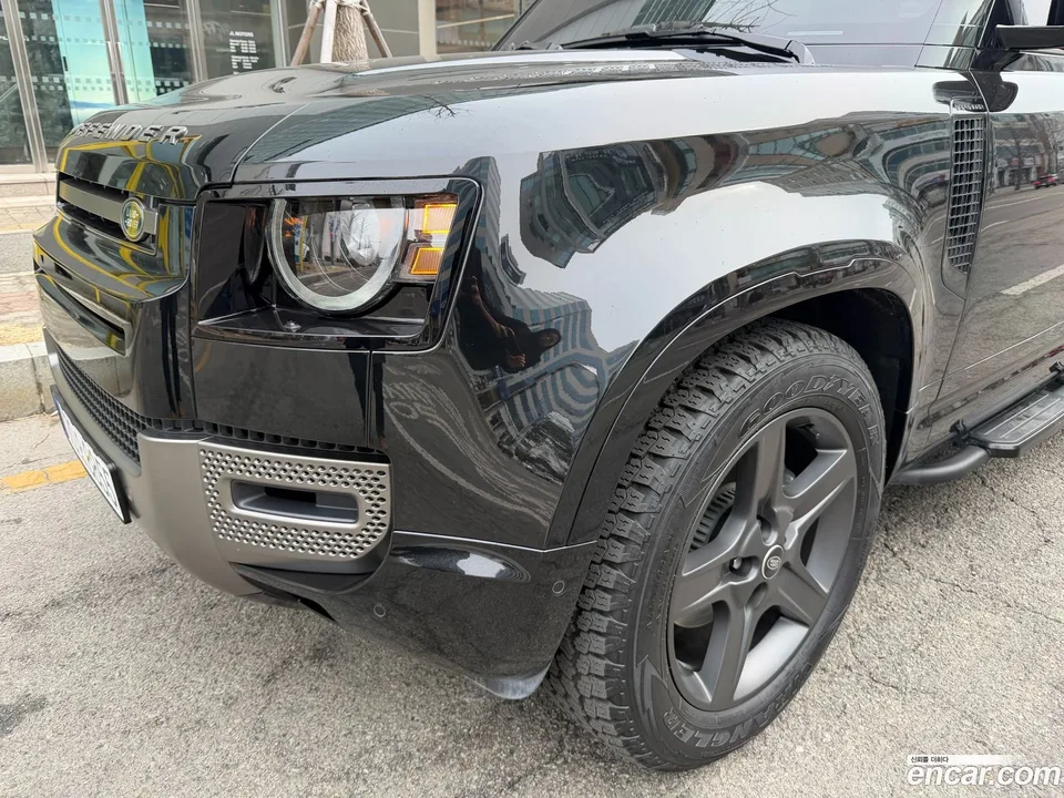 Land Rover Defender 110 D250 X- SE 2025 — фото 1, купить с доставкой в Москву
