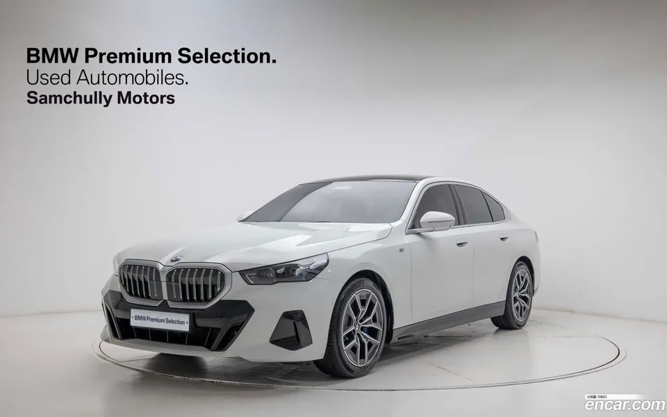 BMW 5 Series 520i M 2024 — фото 1, купить с доставкой в Москву