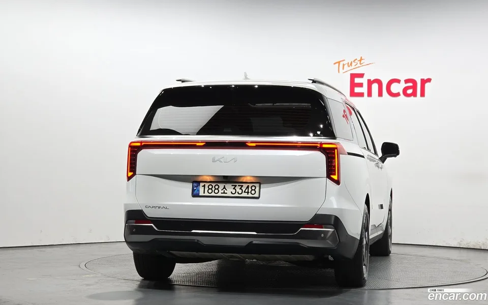 Kia Carnival 7 2024 — thumbnail 4