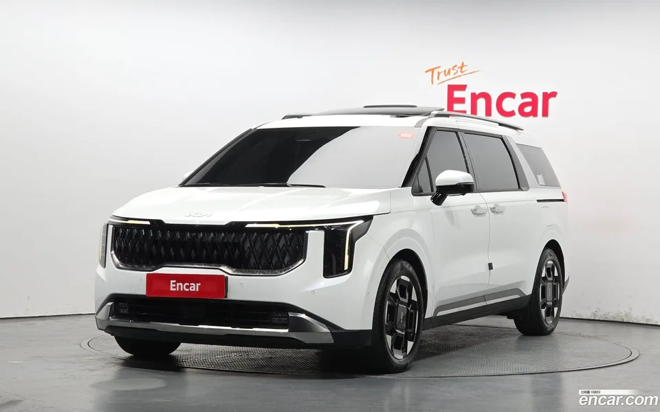 Kia Carnival 7 2024 — photo 1, buy with delivery to Moscow