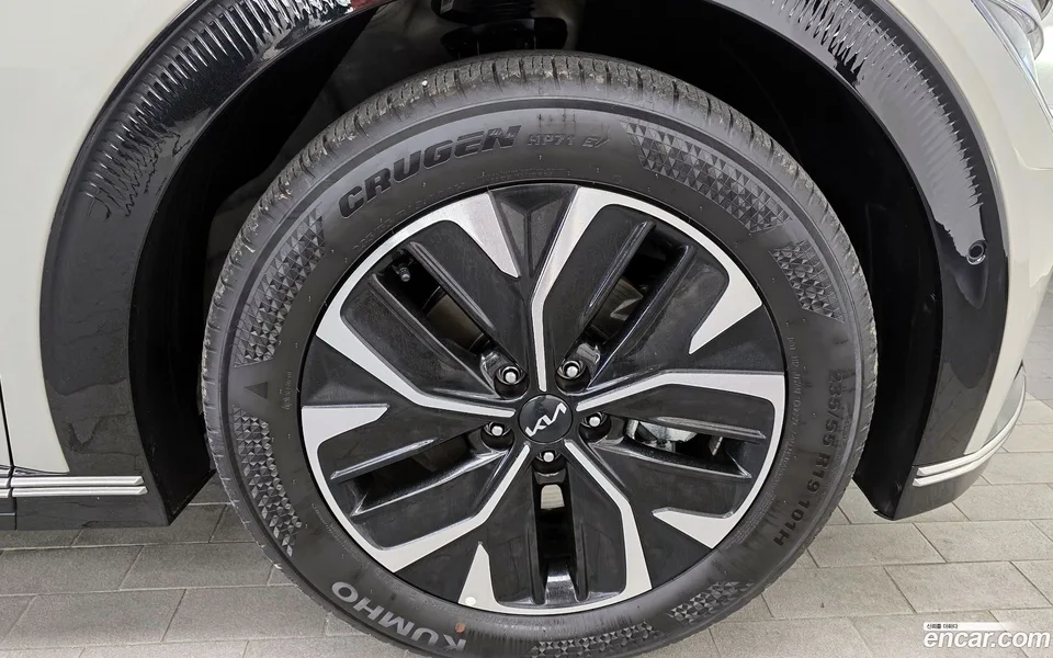 Kia EV6 2022 — миниатюра 2