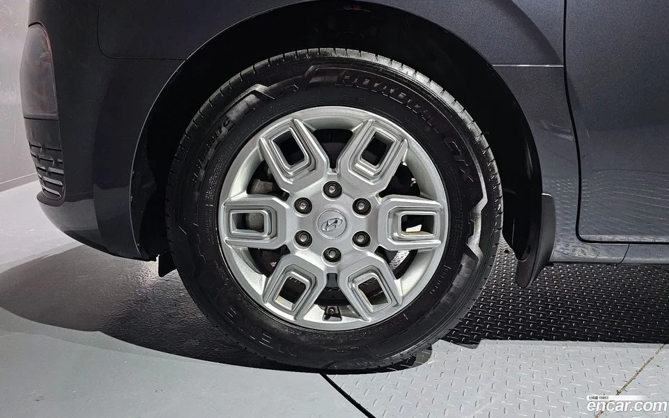 Hyundai Staria 4WD 9 2023 — миниатюра 2