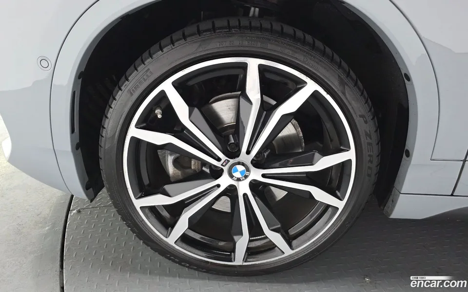 BMW X2 xDrive20i M 2022 — миниатюра 5