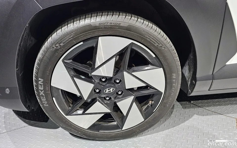 Hyundai Kona 1.6 2WD 2023 — миниатюра 2