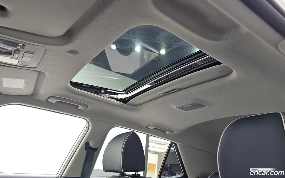 Hyundai Venue 1.6 2023 — миниатюра 2
