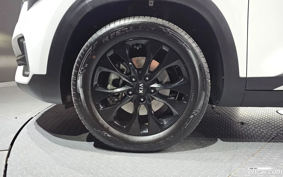 Kia Seltos 1.6 2WD 2022 — миниатюра 2
