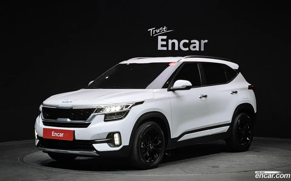 Kia Seltos 1.6 2WD 2022 — фото 1, купить с доставкой в Москву
