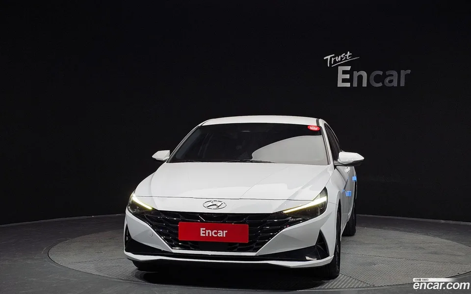 Hyundai Avante Hybrid 2022 — миниатюра 3