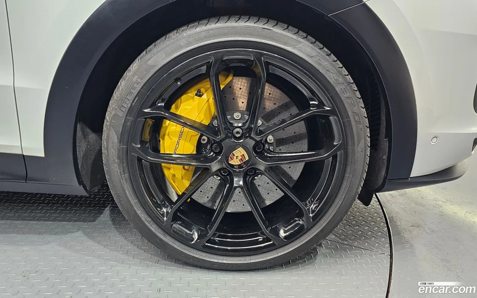 Porsche Cayenne 4.0 GT 2023 — миниатюра 2