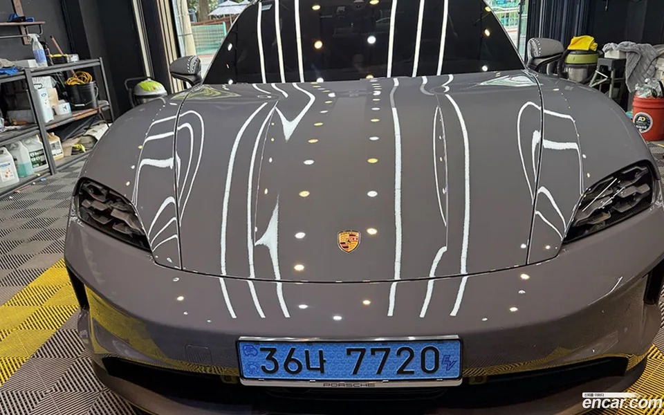 Porsche Taycan 4 2025 — фото 1, купить с доставкой в Москву