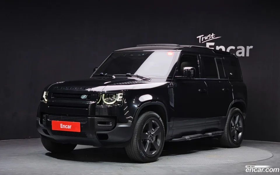Land Rover Defender 110 D300 HSE 2022 — фото 1, купить с доставкой в Москву