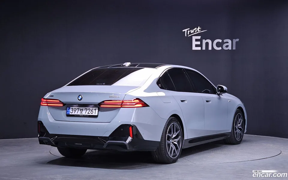 BMW 5 Series 523d xDrive M 2024 — миниатюра 2