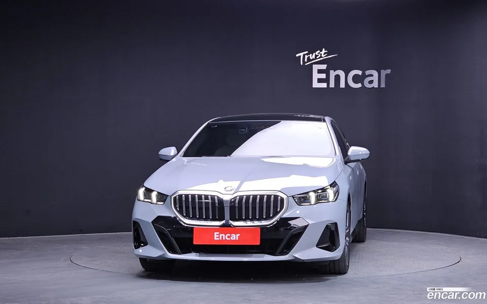 BMW 5 Series 523d xDrive M 2024 — миниатюра 3