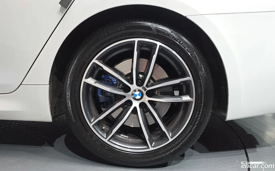 BMW 5 Series 520i M 2022 — миниатюра 2