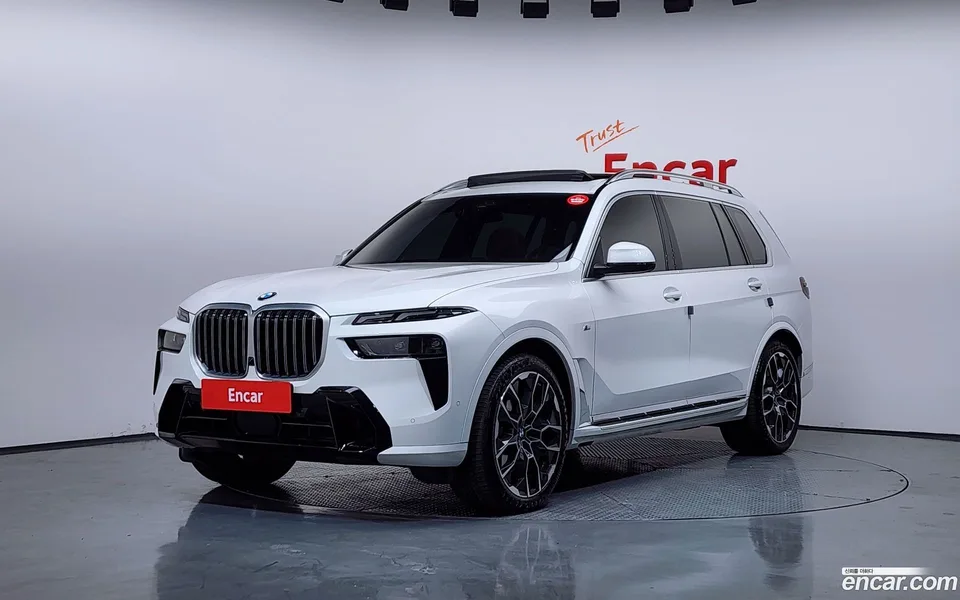 BMW X7 xDrive 40i M 7 2024 — фото 1, купить с доставкой в Москву
