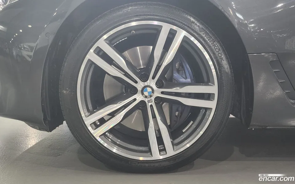 BMW 6 Series GT 630i xDrive M 2023 — миниатюра 2