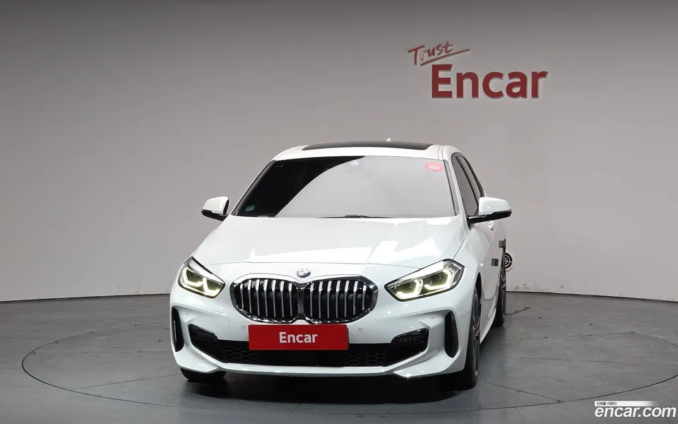 BMW 1 Series 120i M 2023 — миниатюра 3