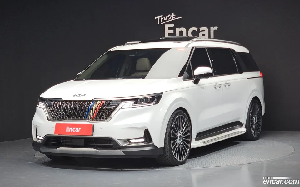 Kia Carnival 7 2023 — фото 1, купить с доставкой в Москву