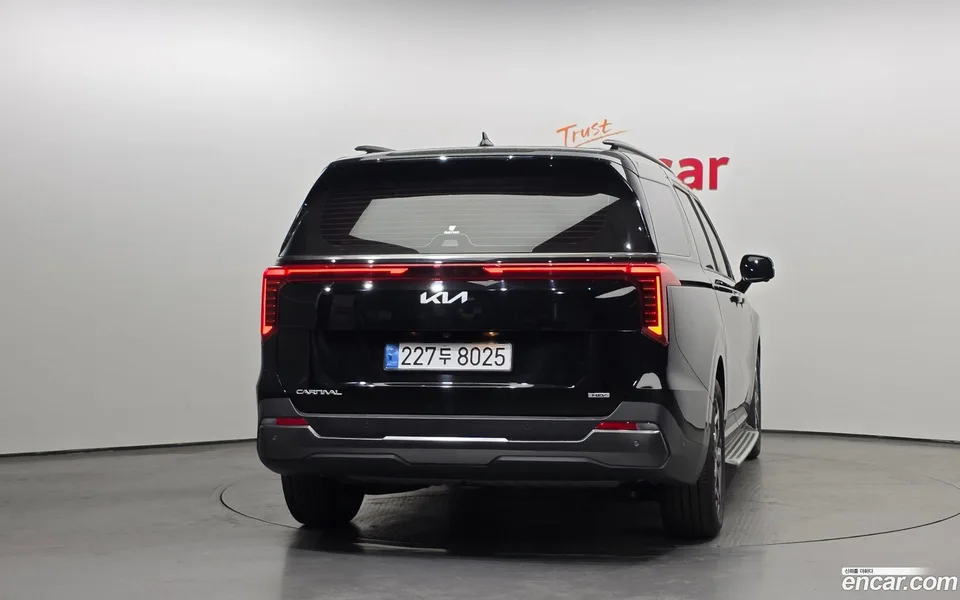 Kia Carnival HEV 7 2025 — миниатюра 4