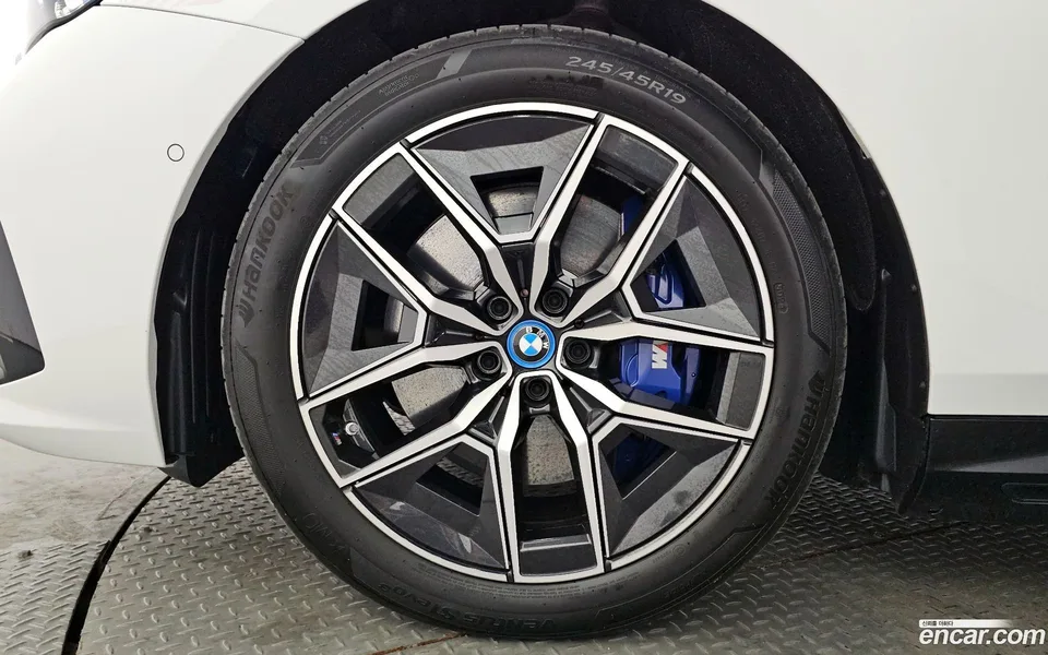 BMW i5 eDrive 40 M 2025 — миниатюра 2
