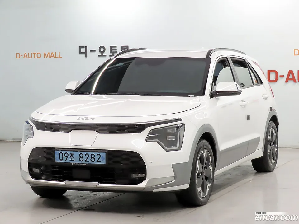 Kia Niro EV 2023 — фото 1, купить с доставкой в Москву
