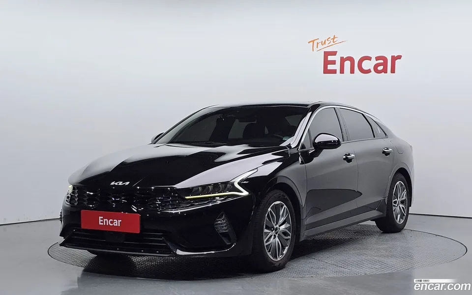 Kia K5 Hybrid 2023 — фото 1, купить с доставкой в Москву