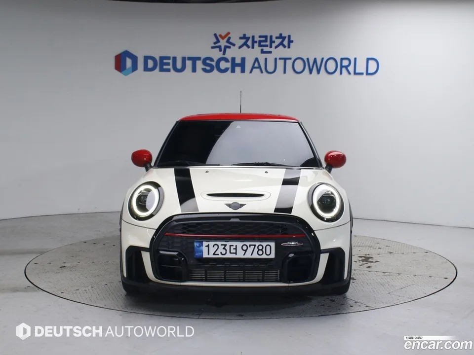 MINI Cooper S JCW 2022 — фото 1, купить с доставкой в Москву