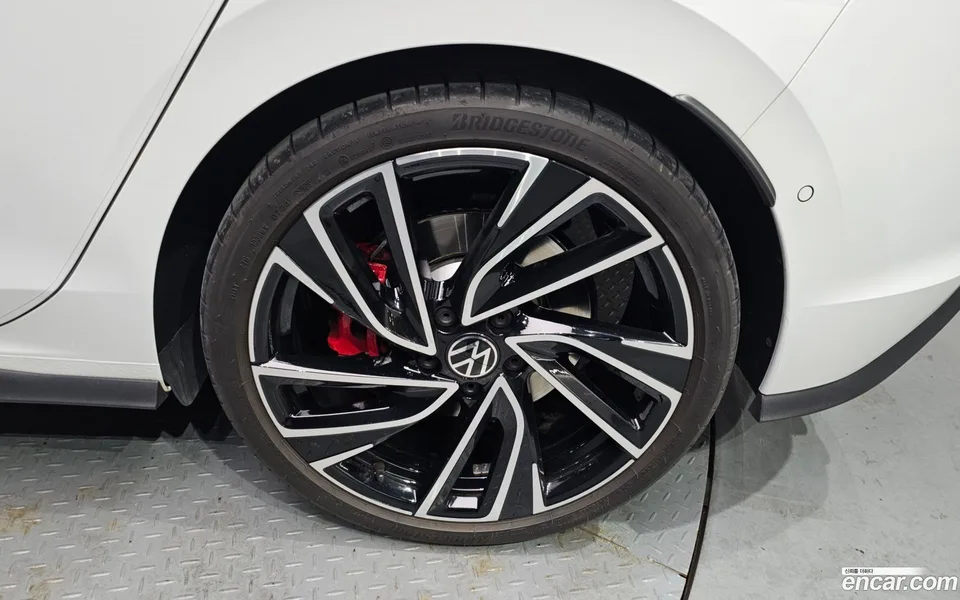 Volkswagen Golf 2.0 GTI 2024 — миниатюра 2