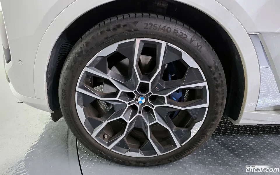 BMW X7 xDrive 40i M 6 2023 — миниатюра 5