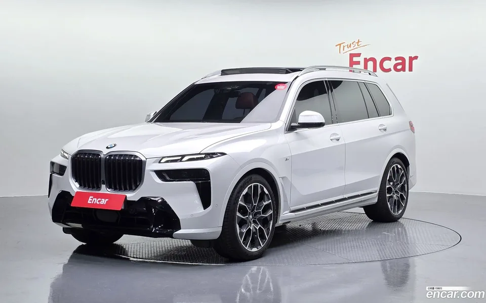 BMW X7 xDrive 40i M 6 2023 — фото 1, купить с доставкой в Москву