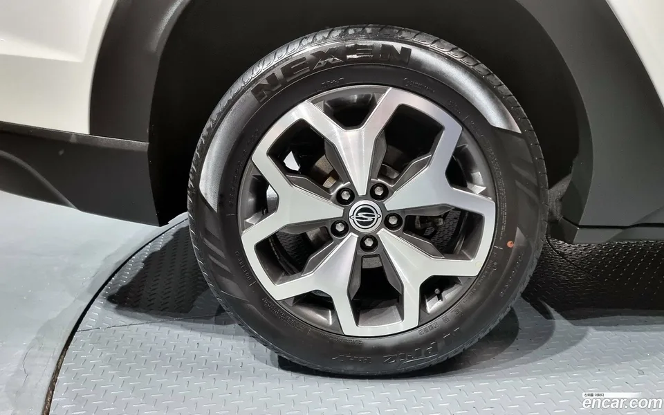 KG Mobility Torres 1.5 2WD 2023 — thumbnail 2