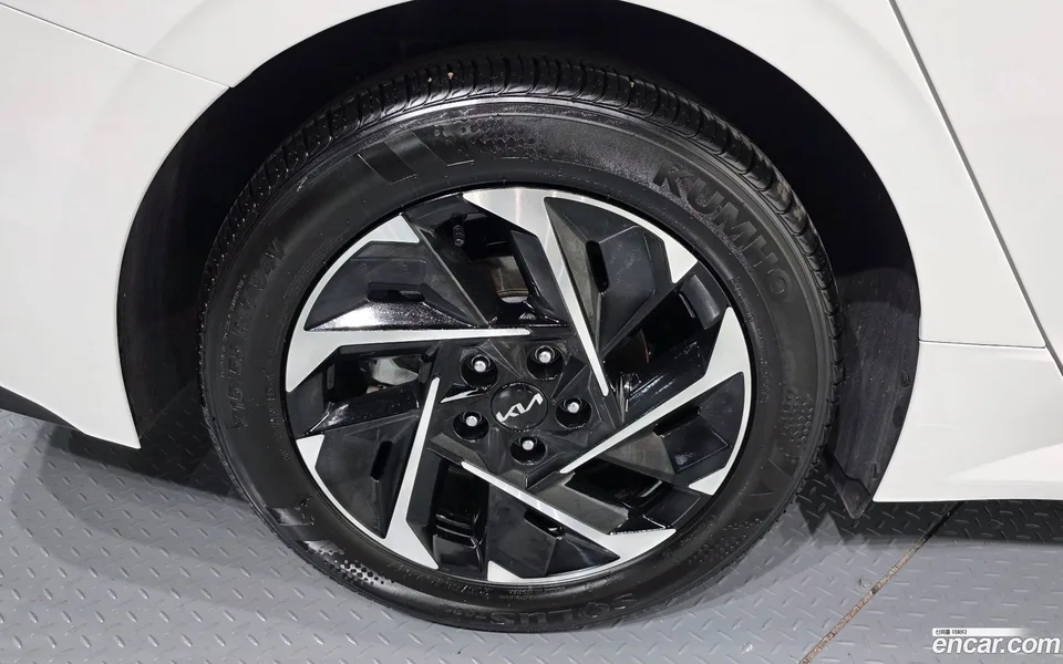 Kia K5 Hybrid 2024 — миниатюра 2