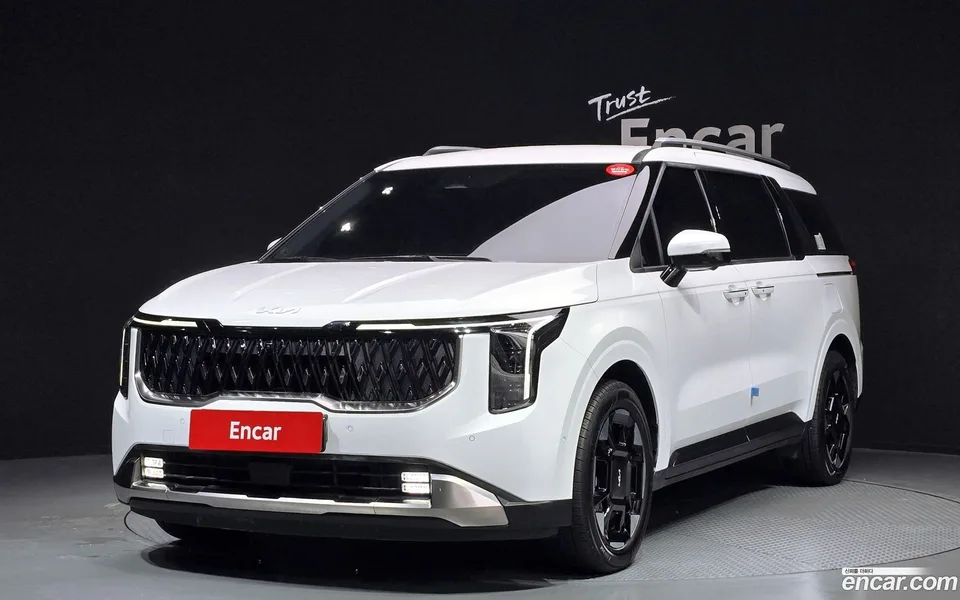 Kia Carnival HEV 9 2025 — фото 1, купить с доставкой в Москву