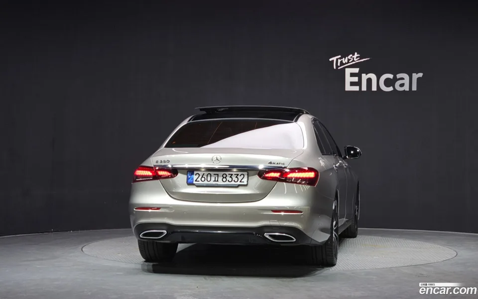 Mercedes-Benz E-Class E350 4MATIC AMG Line 2023 — миниатюра 4