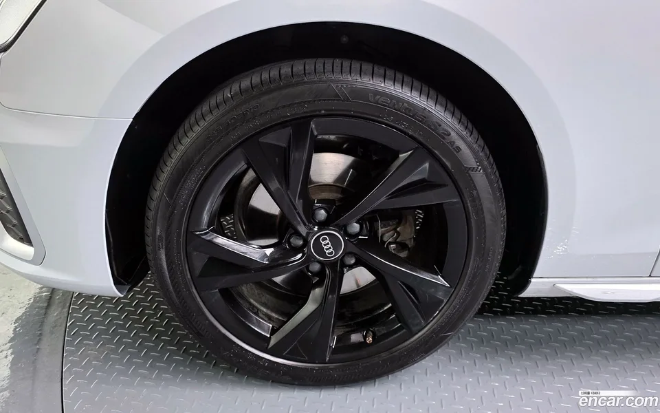 Audi A4 40 TFSI 2022 — миниатюра 2