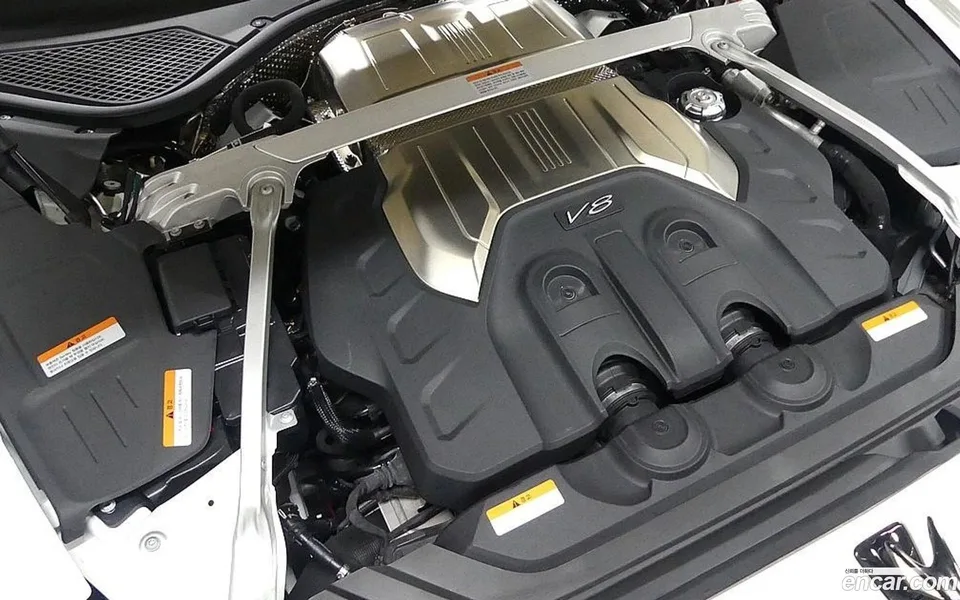 Bentley Flying Spur 4.0 2023 — миниатюра 2